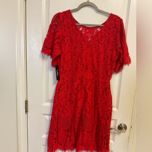 Lulus Red Lace Sheath Dress Short Sleeve Scalloped Hem Size M NWT - Picture 4 of 13